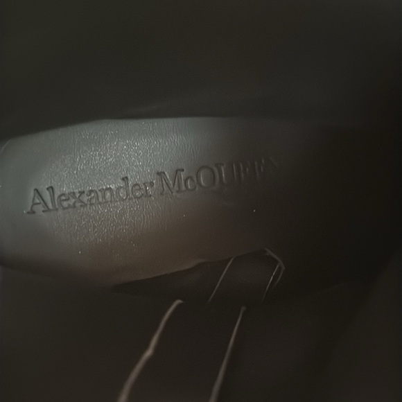 NEW Alexander McQueen block heel leather booties - Picture 12 of 12